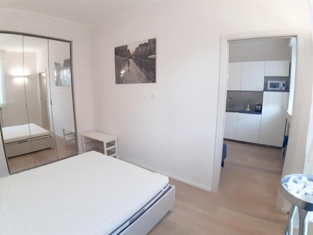 Easy Room Italy มิลาน ภายนอก รูปภาพ