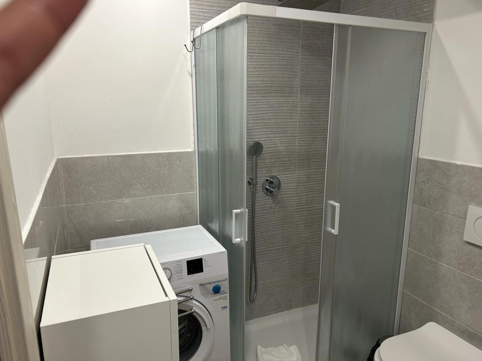 Easy Room Italy มิลาน ภายนอก รูปภาพ