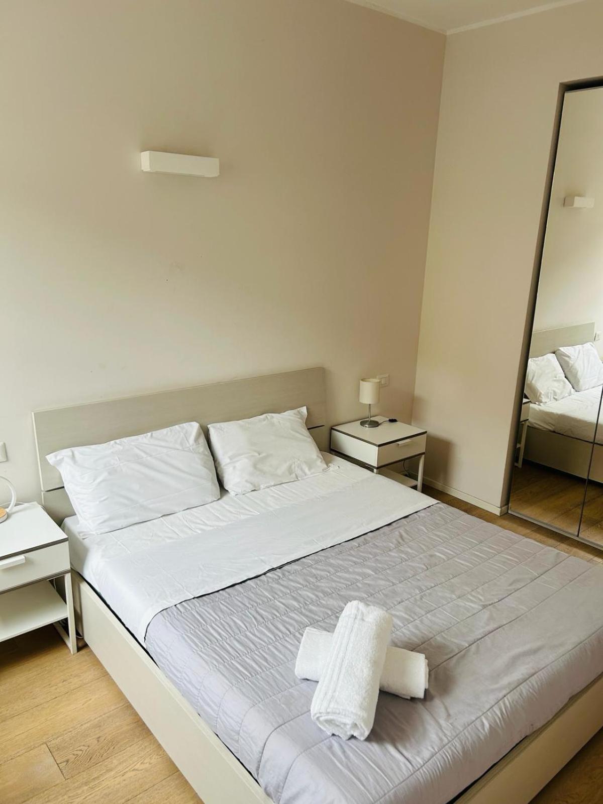 Easy Room Italy มิลาน ภายนอก รูปภาพ