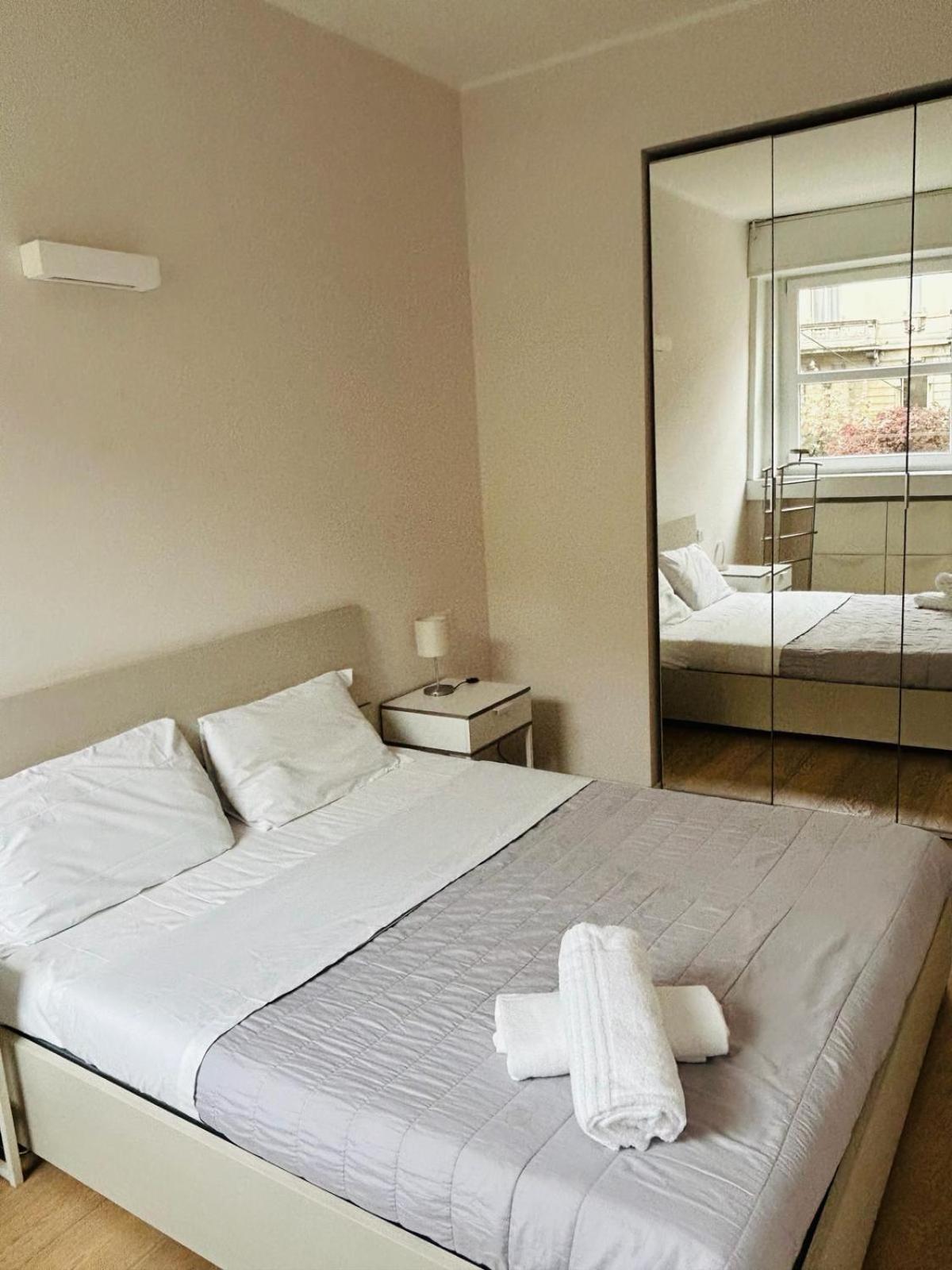 Easy Room Italy มิลาน ภายนอก รูปภาพ
