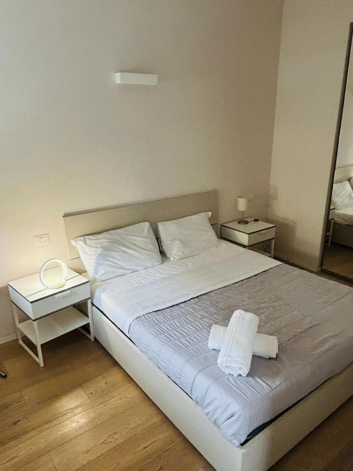 Easy Room Italy มิลาน ภายนอก รูปภาพ