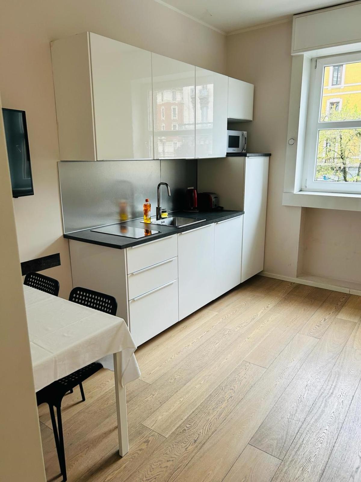Easy Room Italy มิลาน ภายนอก รูปภาพ